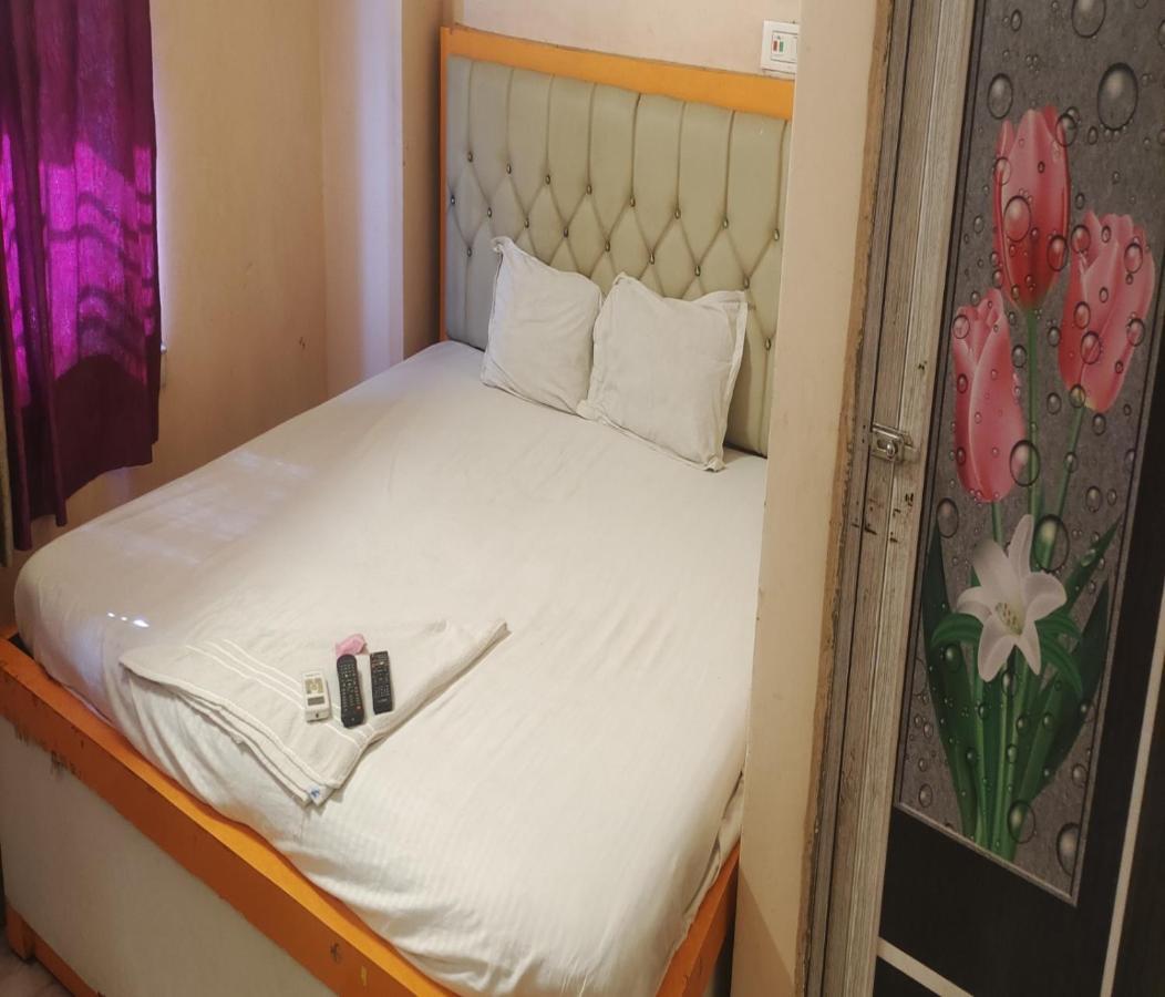 Staymaker Tirupati Guest House 加尔各答 外观 照片